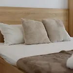 Sandy Wood Apartment *