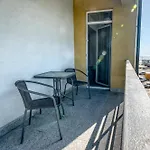Sandy Wood Apartment