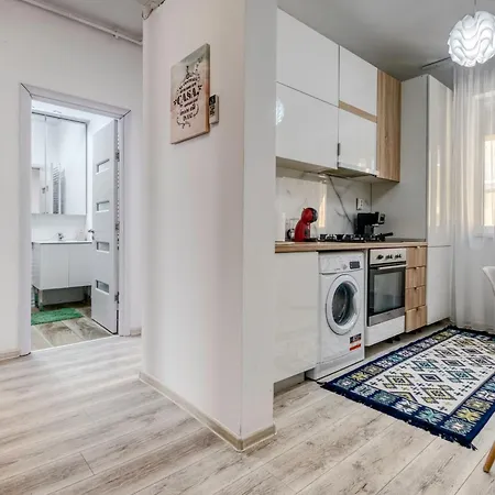 Sandy Wood アパート ナボダリ